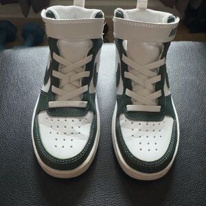 Kids Nike Court Borough Mid 2- Green and White